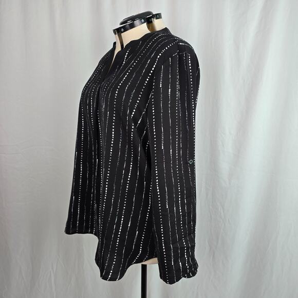 Timeson Blouse Women's XXL Black White Geo Stripe Roll Tab Sleeves NWT - Picture 10 of 16